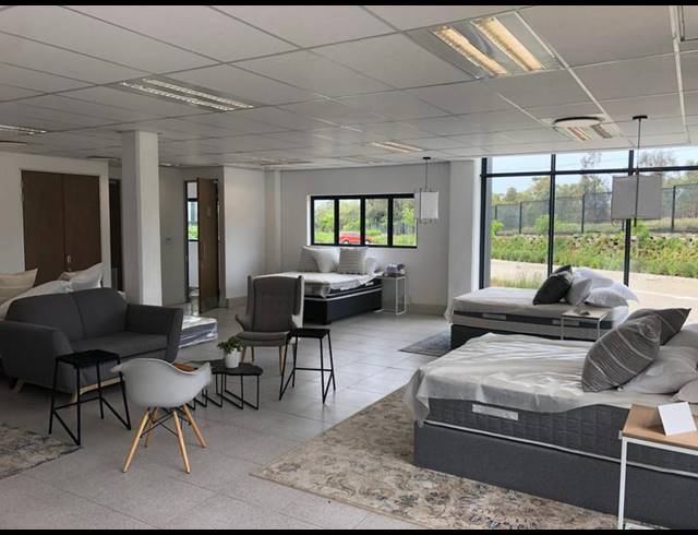 INDUSTRIAL PROPERTY TO RENT IN LOUWLARDIA